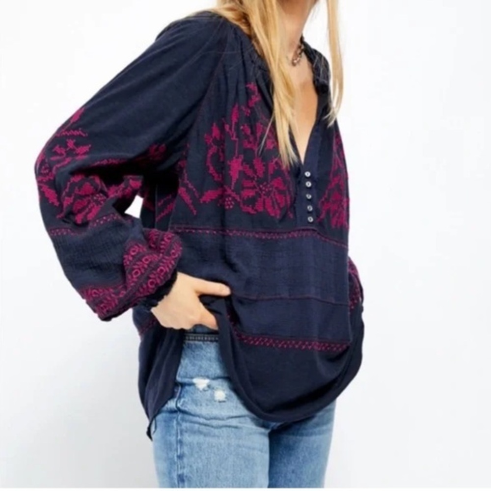 Free People Persuasion Embroidered along Sleeve Peasant Tunic Top in Navy Size M